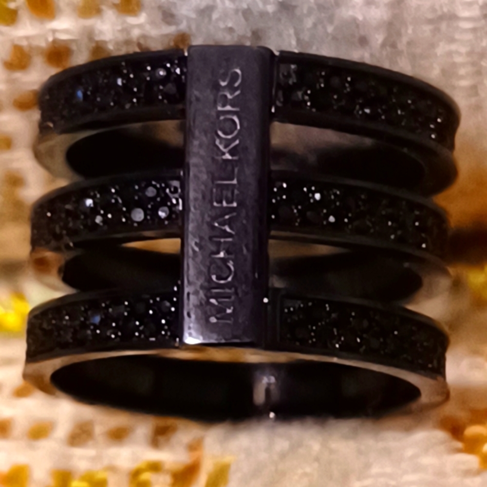 Michael Kors ring !